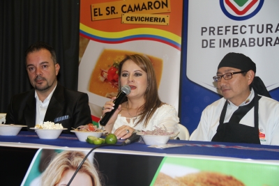 La viceprefecta María Gabriela Jaramillo expresó el respaldo al representante imbabureño para el Campeonato Mundial del Encebollado, Darwin Ojeda. Este experto en materia culinaria estuvo presente en una rueda de prensa. 