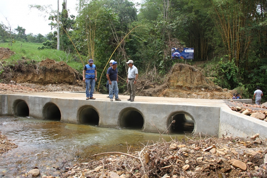 Puentes badén sobre los ríos Negrito y El Dorado construidos por la Prefectura. 