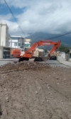 Maquinaria de la Prefectura de Imbabura en el desarrollo de los trabajos preliminares del adoquinado.