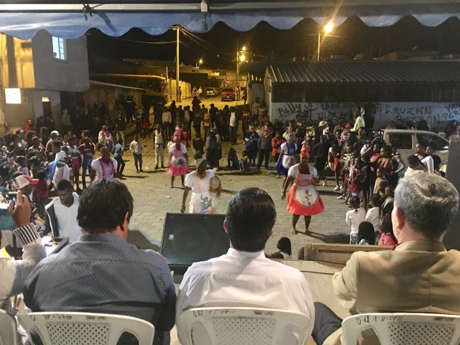 Los pobladores del Juncal celebraron la culminación de los trabajos de adoquinado de las calles.