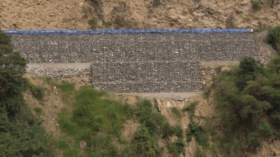 Entrega oficial del muro de contención en la parroquia San Francisco de Sigsipamba.