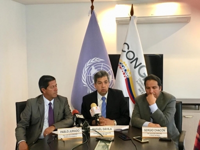 Las autoridades de los GAD Provinciales durante la reunión del CONGOPE y la rueda de prensa para informar sobre lo resuelto.
