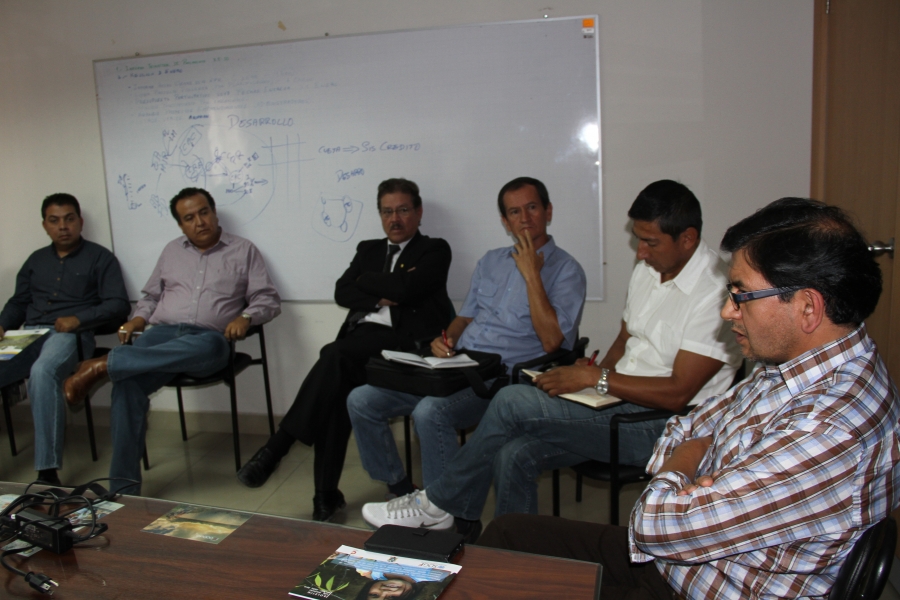 Reunión entre técnicos de la Prefectura, CONGOPE, Mancomunidad del Norte y representantes de los productores de café.