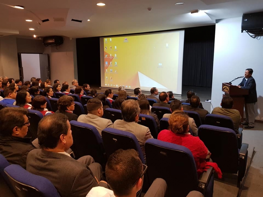 En el minuto cívico programado por la Prefectura, Pablo Jurado se dirigió a los servidores públicos de la institución para hacer un llamado al cumplimiento del deber en forma eficiente y eficaz.