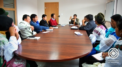 Reunión con los dirigentes de La Esperanza y Angochagua para abordar el tema de la explotación de la mina de materiales, ubicada en Rumipamba.