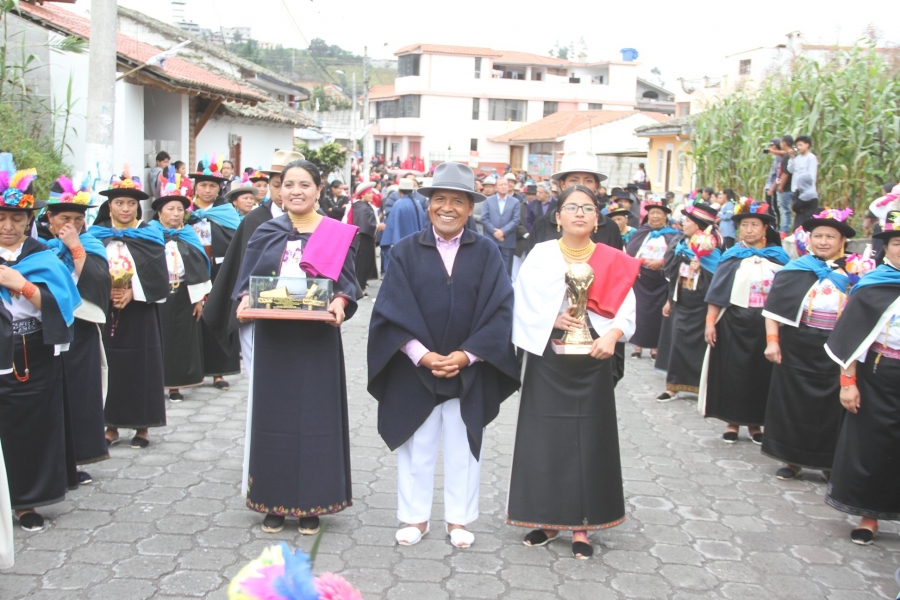 Un acto festivo marcó el inicio de la fiesta del Pawkar Raymi en la parroquia Miguel Egas Cabezas.