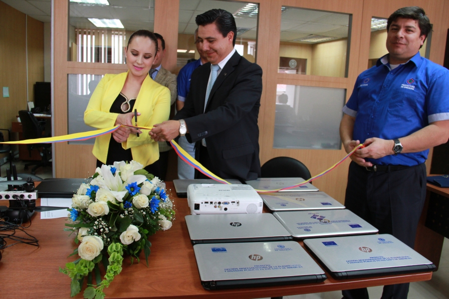 Un acto simbólico se organizó en la Prefectura para inaugurar los equipos informáticos y de georreferenciación entregados por la Unión Europea.