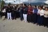 Autoridades, dirigentes y pobladores en el acto de inauguración del adoquinado.
