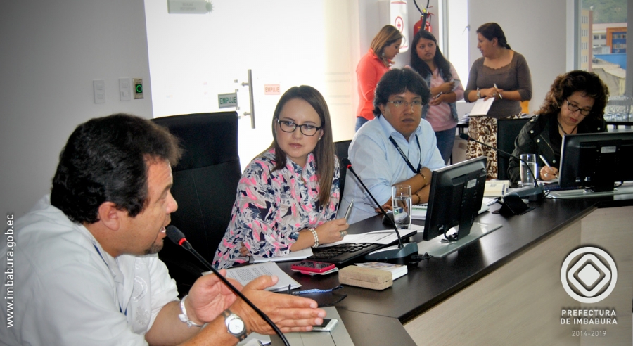 María Gabriela Jaramillo, Viceprefecta de Imbabura presideindo la reunión de la Red de Viceprefecturas del Ecuador.