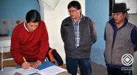 Durante la firma del convenio estuvieron presentes autoridades y moradores de la comunidad, quienes se comprometieron a mantener la obra en buen estado.