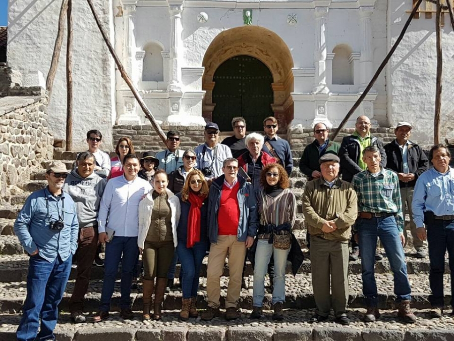 Participantes del IV Simposio Latinoamericano y del Caribe sobre Geoparques en Perú. Consta la viceprefecta de Imbabura, María Gabriela Jaramillo.