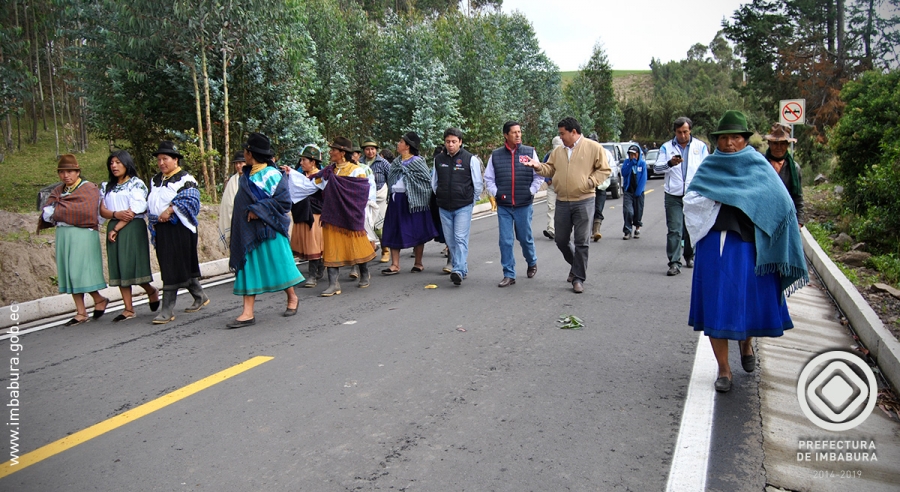 La vía conecta a una zona turística y productiva del área rural. En anteriores días, el prefecto de Imbabura, Pablo Jurado, junto a las comunidades, recorrió una parte de este tramo.
