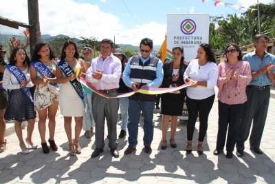 Acto de inauguración del adoquinado de las calles de la parte central de la parroquia.