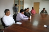 Reunión entre el prefecto de Imbabura, Pablo Jurado, y los dirigentes del Mercado Amazonas de Ibarra.
