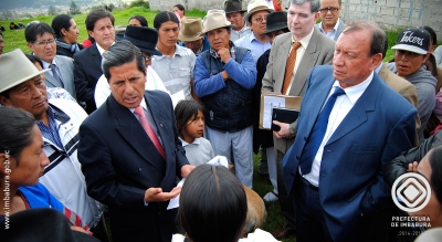 A finales del mes de mayo de este año, el Prefecto de Imbabura, Pablo Jurado, y el Alcalde de Otavalo, Gustavo Pareja, se reunieron con los pobladores de este sector para planificar la ejecución de esta obra en forma compartida.
