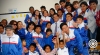 El Prefecto de Imbabura, Pablo Jurado, y la Presidenta del Patronato Provincial de Acción Social, Teresa Carrera, aparecen junto a los estudiantes de la Unidad Educativa de Sordos.