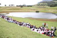 Con gran entusiasmo los estudiantes participaron en la caminata por el Día Mundial del Medio Ambiente. El destino fue la Laguna de Cochas en la comuna Zuleta.