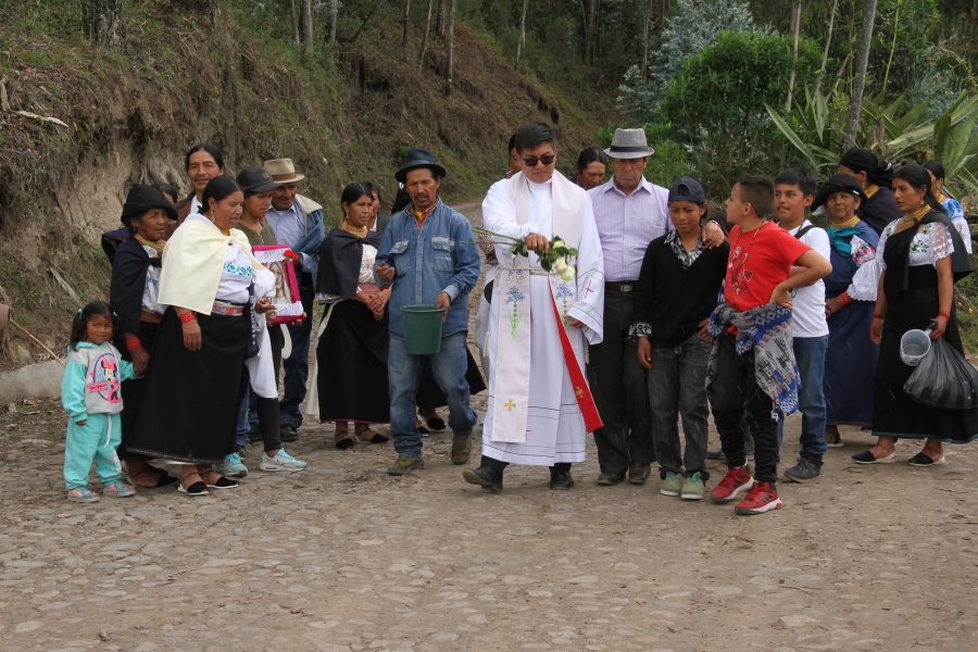 Inauguración de la obra vial en la comunidad.