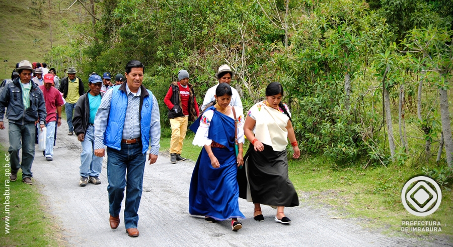 El Prefecto de Imbabura, Pablo Jurado, recorre la vía Otavalo – Cutambí.