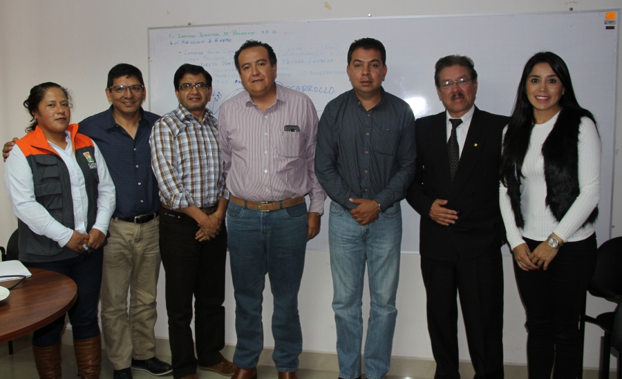 Los equipos técnicos de los organismos provinciales se reunieron en la Prefectura de Imbabura para analizar las alternativas de apoyo a los productores frutales del norte del país.