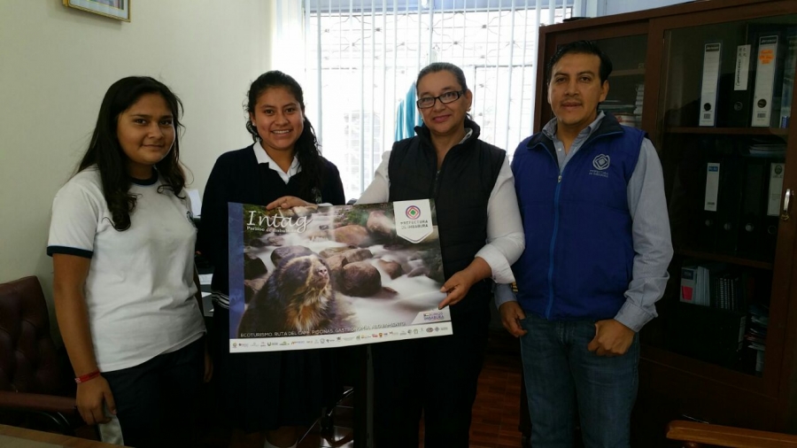 El equipo técnico de la Prefectura y estudiantes de la UNIANDES recorren las unidades educativas del cantón Ibarra para llevar a cabo esta campaña.