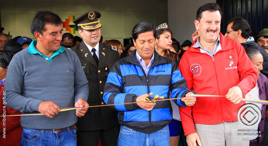 Acto de inauguración del coliseo que tiene una capacidad para 1400 personas.