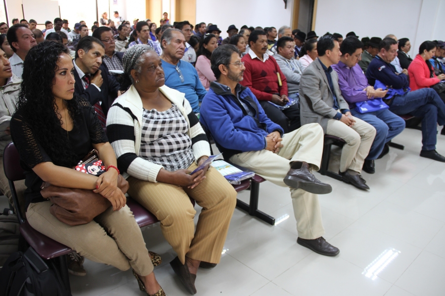 Participantes del Foro del Agua realizado en la Prefectura de Imbabura.