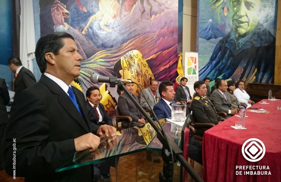El prefecto de Imbabura, Pablo Jurado, saludó emotivamente a la provincia del Carchi en sus 135 años de provincialización.