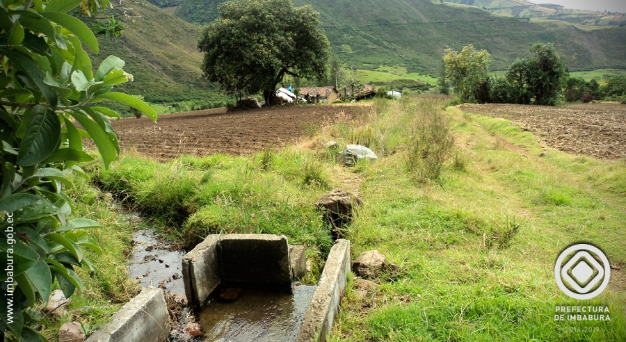 La rehabilitación y mejoramiento de la acequia “Peribuela”, en la parroquia Imantag, cantón Cotacachi, forma parte de las inversiones en el área de riego.