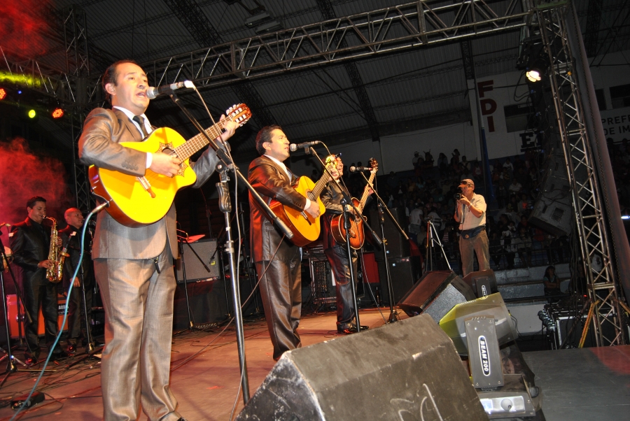 El Trio Colonial, por segundo año consecutivo, estará presente en un evento programado por la Prefectura en homenaje a la madre. 