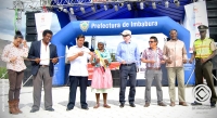 El prefecto de Imbabura, Pablo Jurado, inaugura la obra de adoquinado del Complejo Recreativo &quot;Bombódromo&quot;.