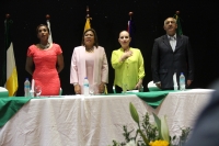 Autoridades y representantes de los gobiernos provinciales que son parte de la Mancomunidad del Norte, en el acto de posesión de la nueva presidenta del organismo, Lucía Sosa.