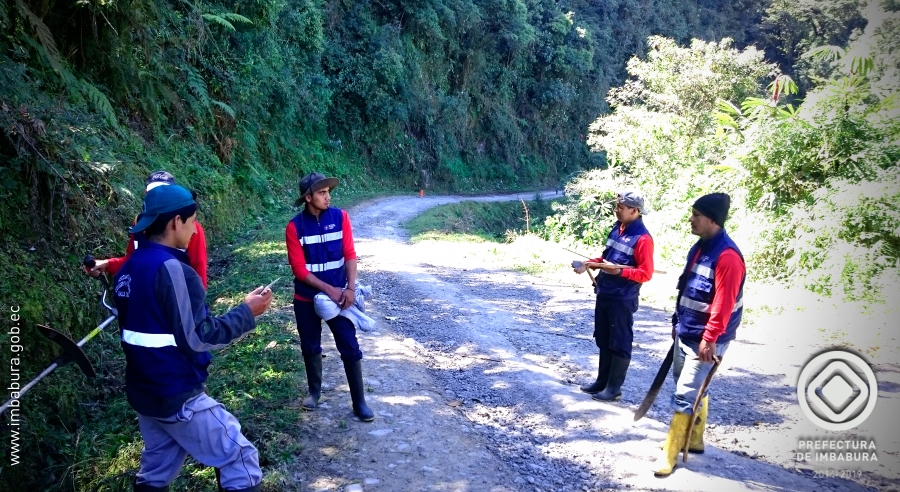 Quienes forman parte de la Asociación de Mantenimiento Vial &quot;Valle de Íntag&quot;, están convencidos de que con su aporte, crece el desarrollo de la zona.