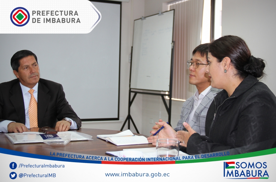 El prefecto de Imbabura, Pablo Jurado, se reunió con Jeong Chang Su y Verónica Salazar, funcionarios de KOICA, para delinear programas de cooperación en favor de la provincia. 