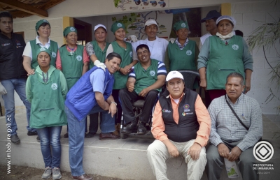 Las familias miembros de la asociación manifestaron al Prefecto de la provincia, Pablo Jurado, su agradecimiento por la ayuda que están recibiendo los diferentes proyectos turísticos.