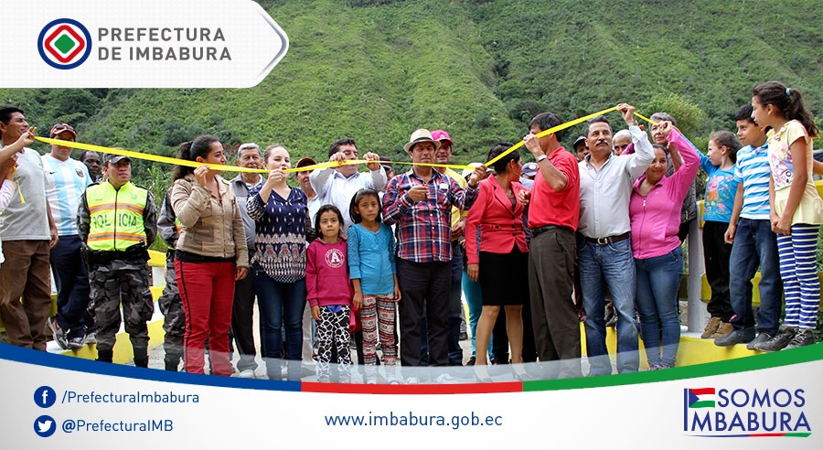 Inauguración del puente sobre el río Intag, en la comunidad Balsapamba de Intag. 