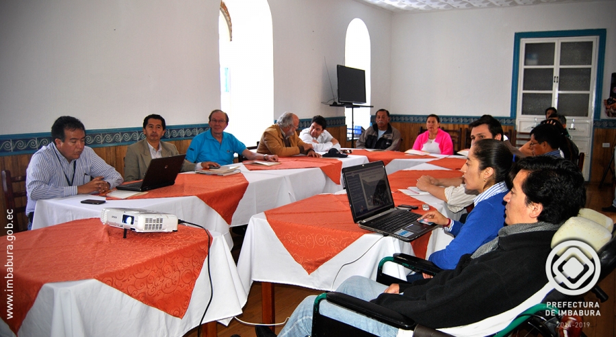 Durante su recorrido a la provincia, los delegados de la Agencia Belga de Desarrollo se reunieron con los representantes del Proyecto “Turismo Sin Barreras” en Cotacachi.