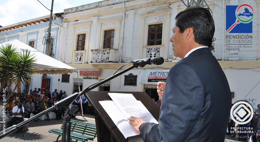 El prefecto de Imbabura, Pablo Jurado, en el acto de rendición de cuentas al pueblo.