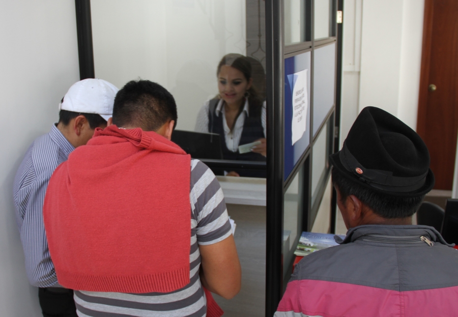Ventanilla para el pago de la tasa de rodaje vehicular de la Prefectura operando en el edificio de MOVIDELNOR EP. 