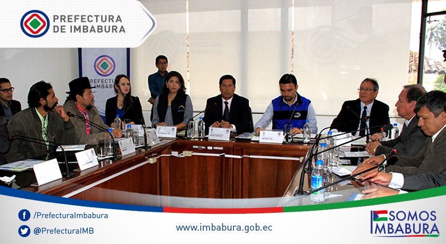 En el seno del Consejo Provincial de Imbabura, las autoridades del CNE exponen los avances de los preparativos para la Consulta Popular en Las Golondrinas. 