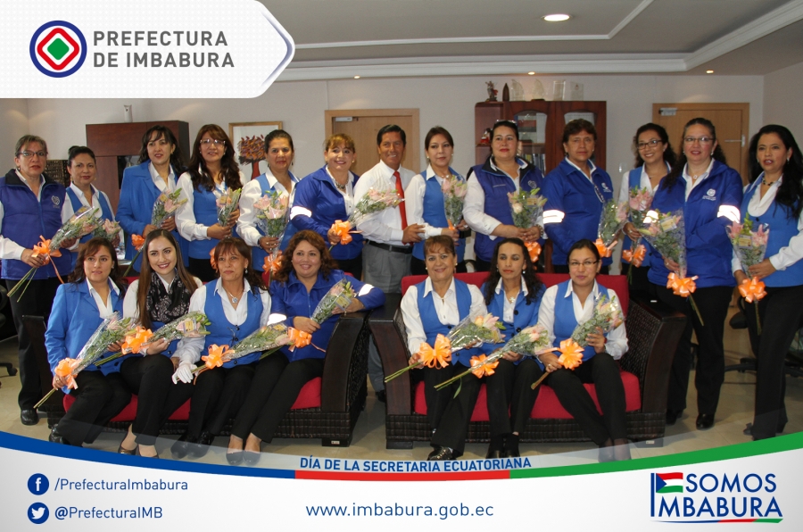 Homenaje a las secretarias en su día en la Prefectura. 
