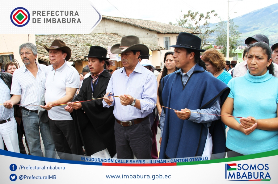Inauguración del asfaltado de la vía “Los Shyris” en San Luis de Agualongo. 