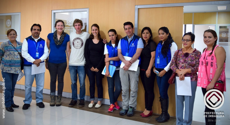 El equipo técnico del Patronato Provincial junto a representes de la Fundación CIMAS y los estudiantes que realizan las pasantías.