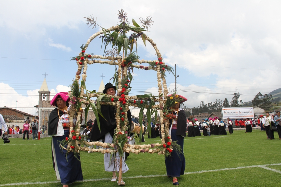 Acto de inauguración del Pawkar Raymi en la comunidad Agato.
