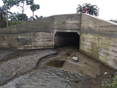 Pasos de agua construidos por la Prefectura de Imbabura en el recinto Las Golondrinas.